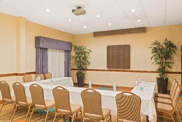 هتل Holiday Inn Express & Suites Lakeland North I 4, An Ihg