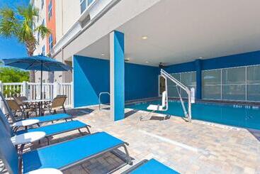 هتل Holiday Inn Express & Suites Lakeland North I 4, An Ihg