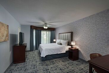هتل Homewood Suites By Hilton Fort Collins