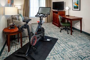 هتل Homewood Suites By Hilton Gainesville