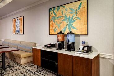 هتل Homewood Suites By Hilton Gainesville