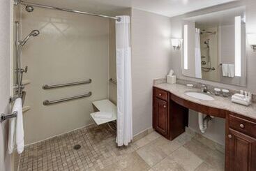 هتل Homewood Suites By Hilton Huntsvillevillage Of Providence