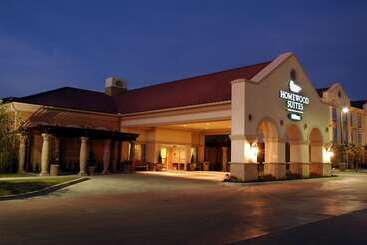 هتل Homewood Suites By Hilton Laredo At Mall Del Norte