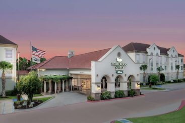هتل Homewood Suites By Hilton Laredo At Mall Del Norte
