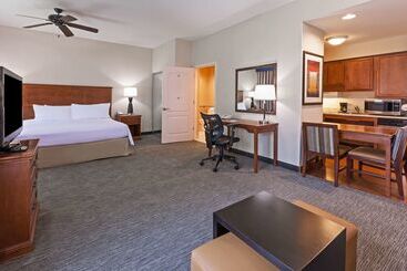 هتل Homewood Suites By Hilton Laredo At Mall Del Norte