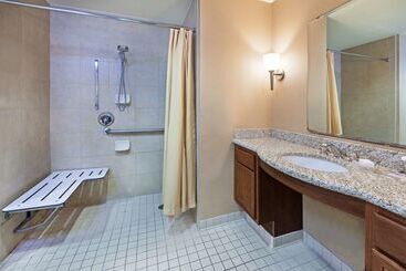 هتل Homewood Suites By Hilton Laredo At Mall Del Norte