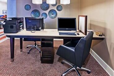 هتل Homewood Suites By Hilton Laredo At Mall Del Norte