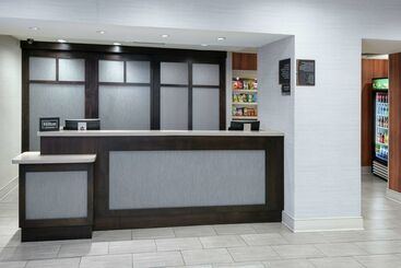 هتل Homewood Suites By Hilton Laredo At Mall Del Norte