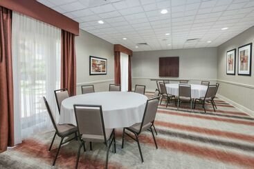 هتل Homewood Suites By Hilton Laredo At Mall Del Norte