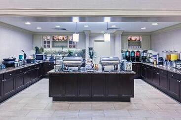 هتل Homewood Suites By Hilton Laredo At Mall Del Norte