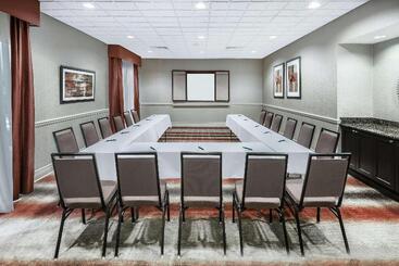 هتل Homewood Suites By Hilton Laredo At Mall Del Norte