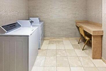 هتل Homewood Suites By Hilton Laredo At Mall Del Norte