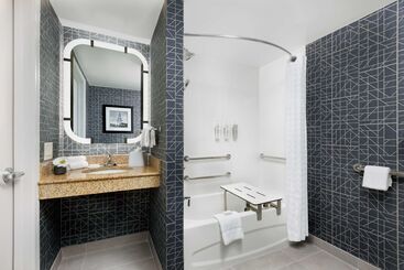 هتل Homewood Suites By Hilton Portsmouth