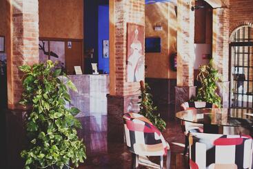 هتل La Bodega