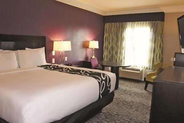هتل La Quinta By Wyndham Pearland