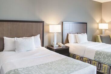 هتل La Quinta By Wyndham Biloxi