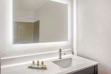 هتل La Quinta By Wyndham Fort Smith