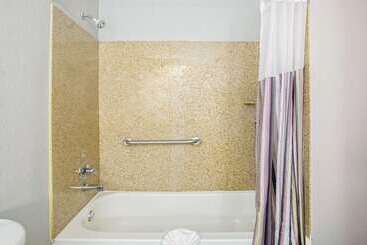 هتل La Quinta By Wyndham Fort Smith
