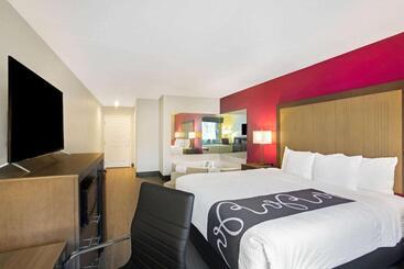 هتل La Quinta By Wyndham Fort Smith