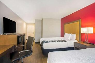 هتل La Quinta By Wyndham Fort Smith