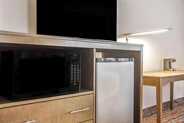 هتل La Quinta By Wyndham Fort Smith