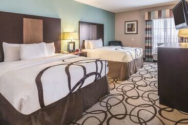 هتل La Quinta By Wyndham Fort Worth   Lake Worth