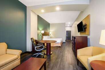 هتل La Quinta Inn & Suites By Wyndham Longview North