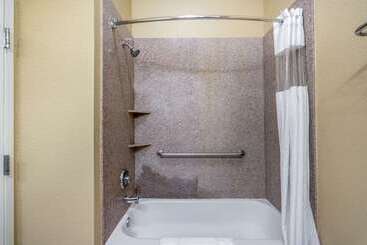 هتل La Quinta By Wyndham Vicksburg