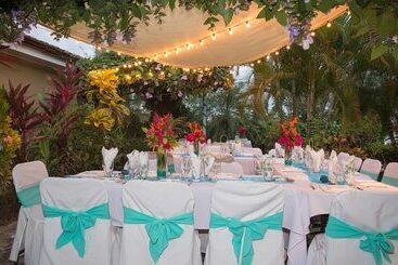 هتل Las Brisas Resort And Villas