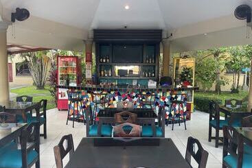 هتل Las Brisas Resort And Villas