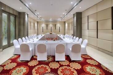 هتل Ramada Gurgaon Central