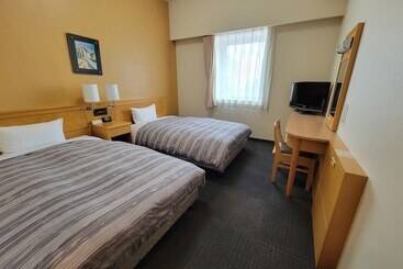 هتل Route Inn Naha Tomariko