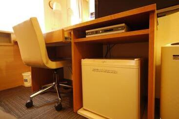 هتل Route Inn Naha Tomariko
