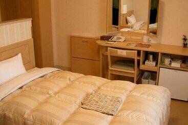 هتل Route Inn Naha Tomariko
