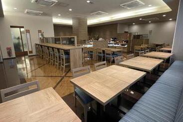 هتل Route Inn Naha Tomariko