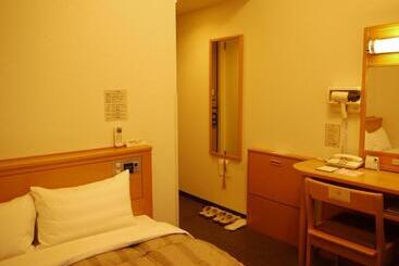 هتل Route Inn Naha Tomariko