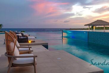 هتل Santa Barbara Beach & Golf Resort