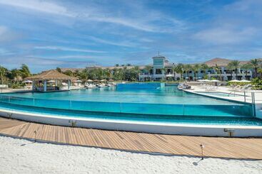 هتل Santa Barbara Beach & Golf Resort