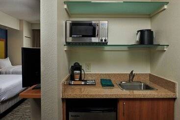 هتل Springhill Suites By Marriott Baton Rouge North / Airport