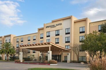 هتل Springhill Suites By Marriott Baton Rouge North / Airport