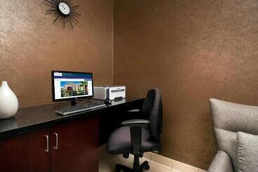 هتل Springhill Suites By Marriott Jacksonville North I 95 Area