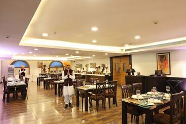 Отель Stellar Resorts