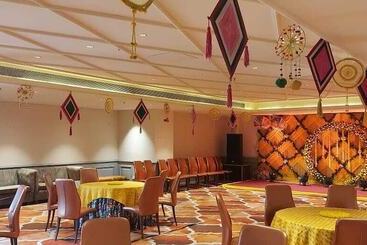 Отель Stellar Resorts