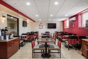 هتل The Staten Island Inn