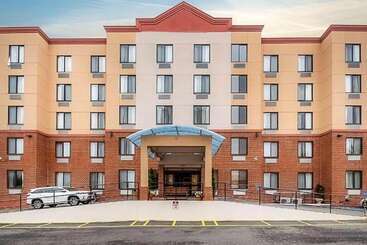 هتل The Staten Island Inn