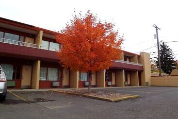 هتل Travelodge By Wyndham Kalispell