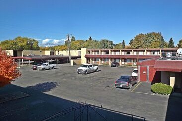 هتل Travelodge By Wyndham Kalispell