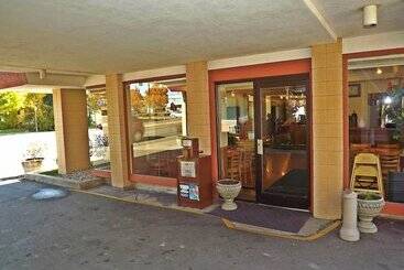 هتل Travelodge By Wyndham Kalispell