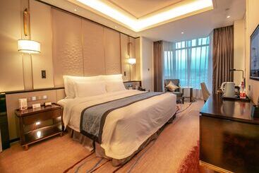 هتل Wyndham Qingdao