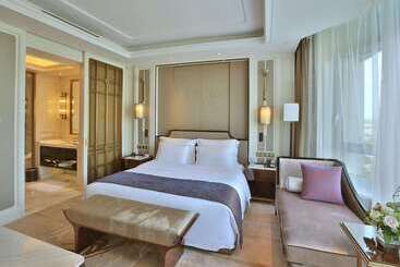 هتل Wyndham Qingdao
